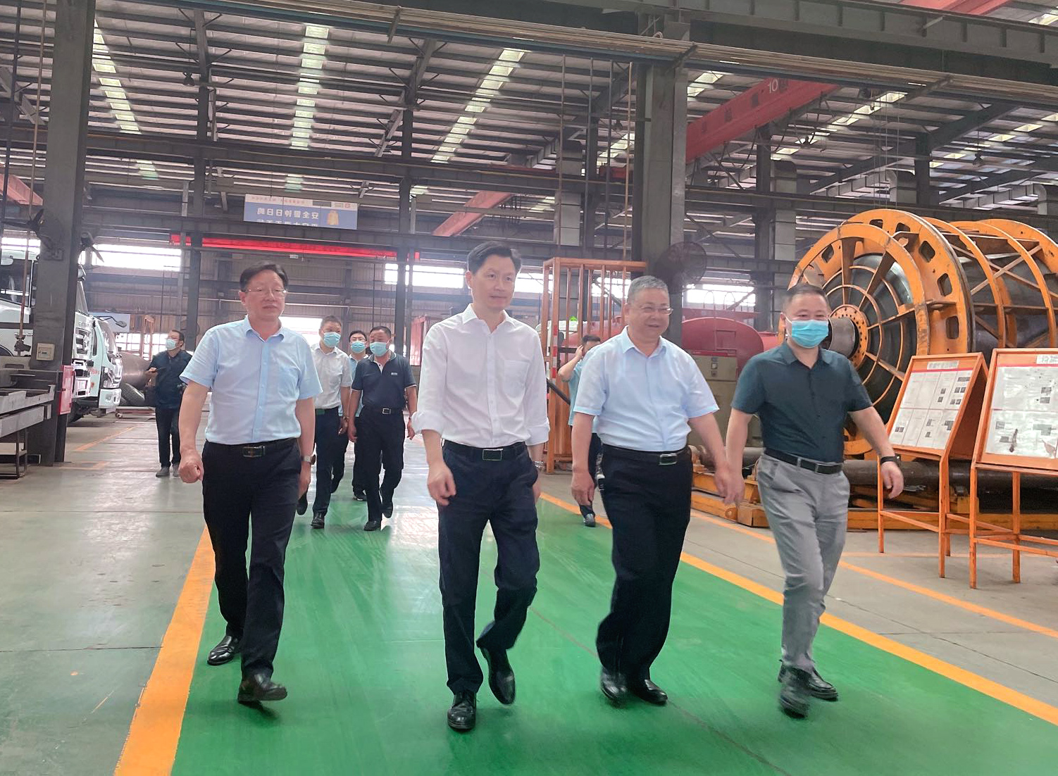 市委常委、常務(wù)副市長(zhǎng)甘國(guó)棟一行蒞臨楚勝汽車集團(tuán)調(diào)研